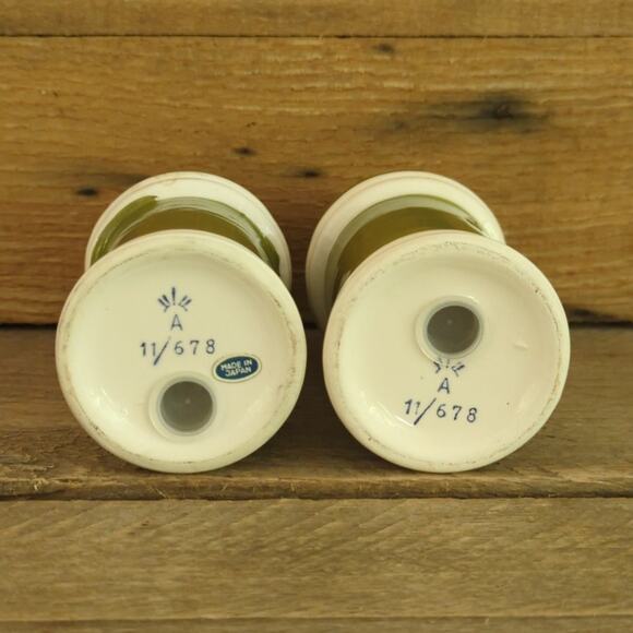 Vintage Garden Harvest by Arnart Salt and Pepper Shakers Made in Japan - Picture 7 of 10